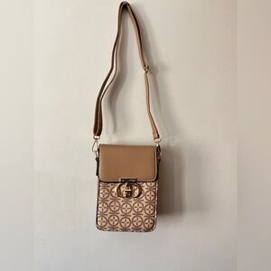 Stylish Tan and Brown Phone Crossbody Bag 🤎